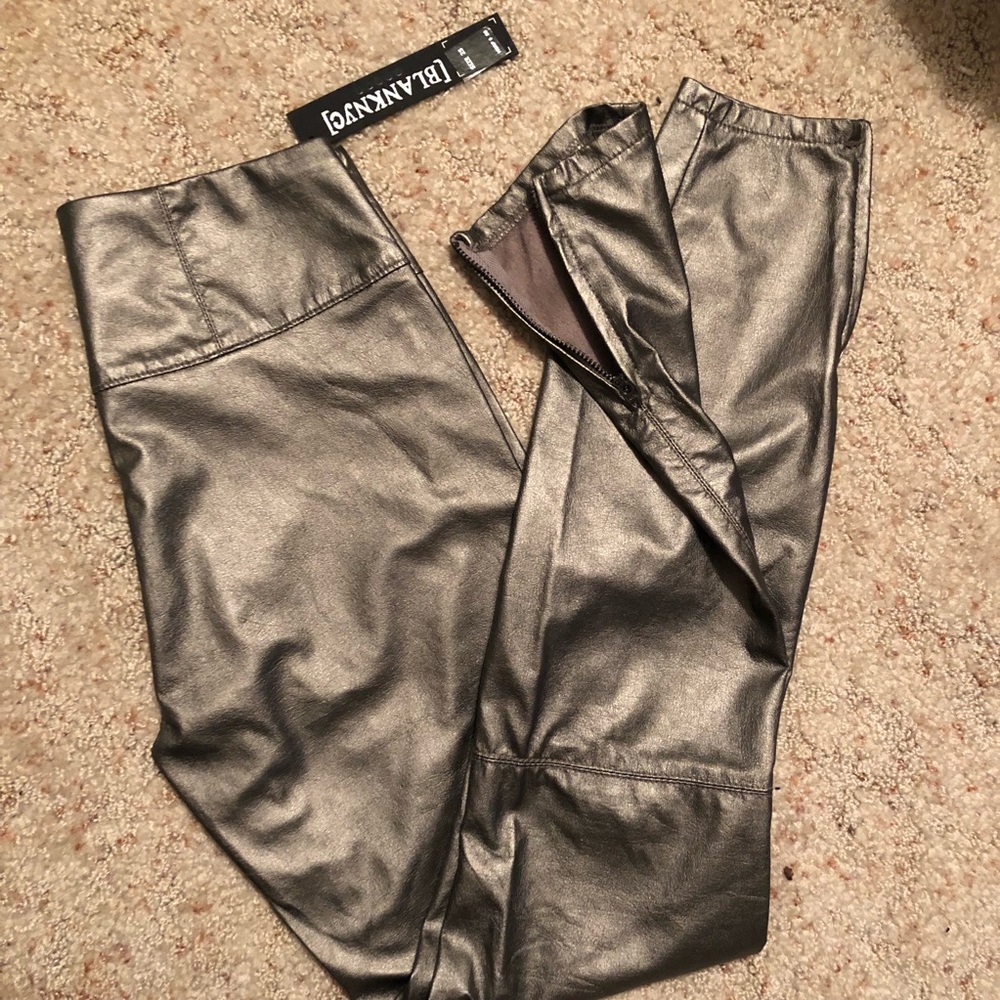 Vegan-Leather leggings ✨